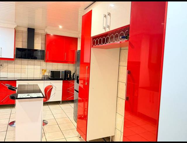 3 BEDROOM PROPERTY TO RENT IN BIRCH ACRES